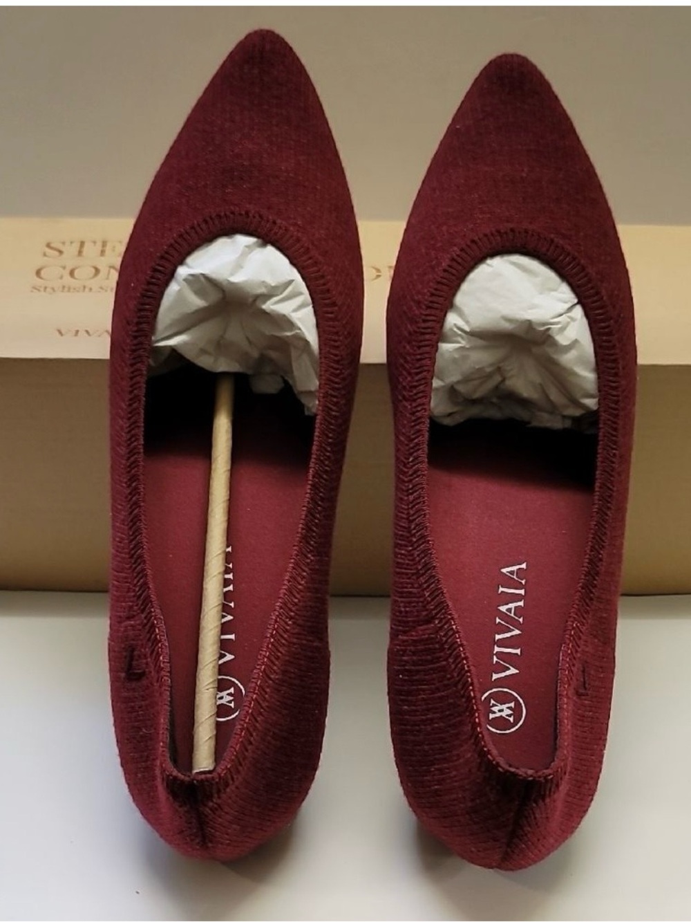 Vivaia Nwt Aria Pointed Toe Eco Fluffy Yarn  Burgundy Flats